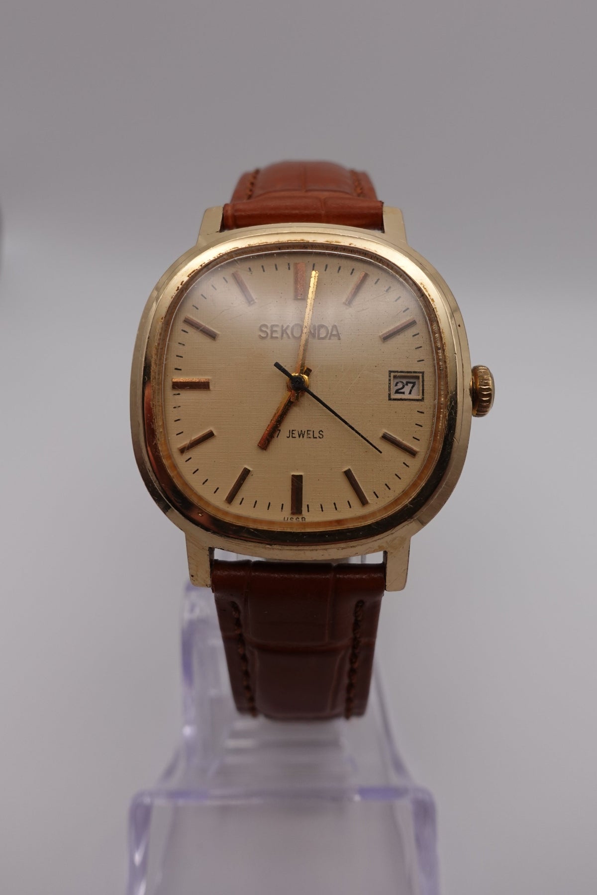 Sekonda Hand Wind 17 Jewel Date Gold USSR Made 784824 - Vintage