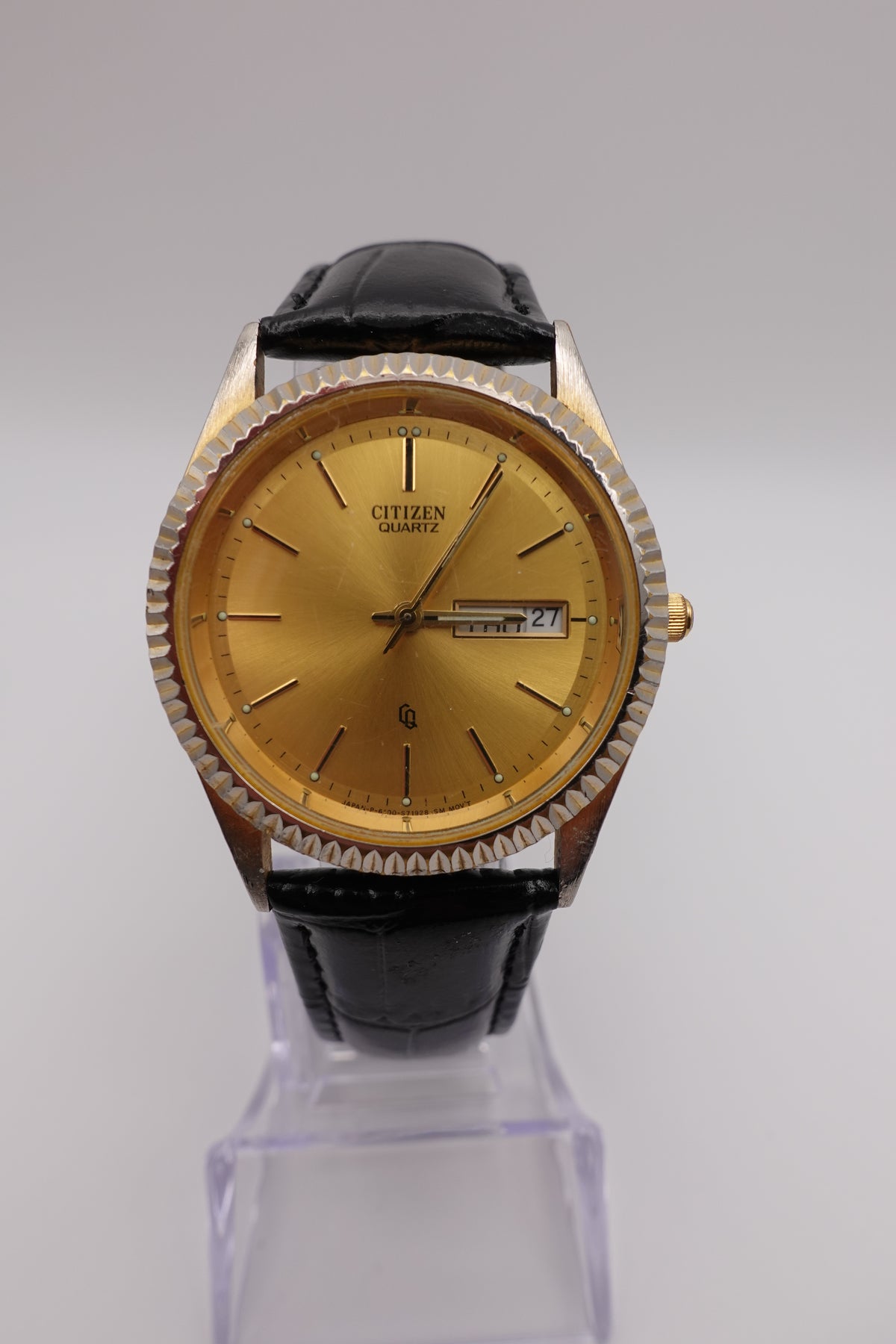 Citizen Quartz Day Date Gold 6100-S26585 - Pre-Owned